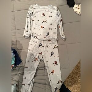 Kyte Baby Two Piece Long Sleeved Hockey Pajamas - 3T